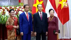 Acara penyambutan kenegaraan untuk Jokowi dan Ibu Negara diakhiri dengan Jamuan Santap Malam Kenegaraan oleh Presiden Vietnam Tran Dai Quang pada Selasa malam.
