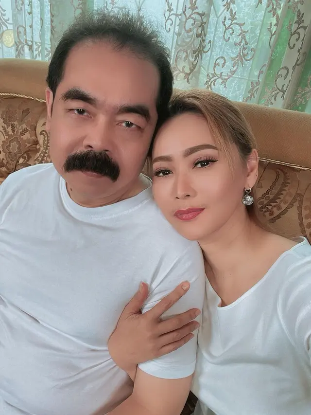 Kemesraan Inul Daratista dan Adam Suseno Memasuki 27 Tahun Pernikahan