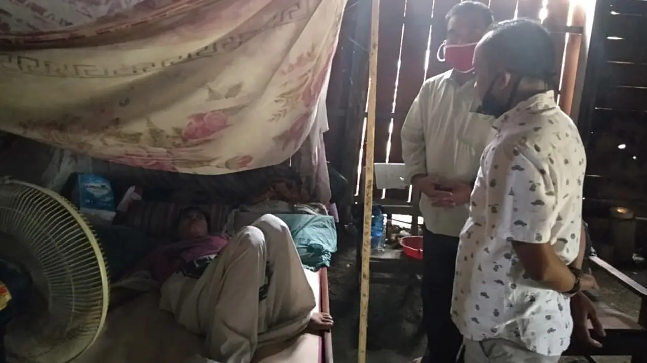 Kondisi keluarga Bambang dan istrinya Siswati (Liputan6.com/Wabup Blora/Ahmad Adirin)