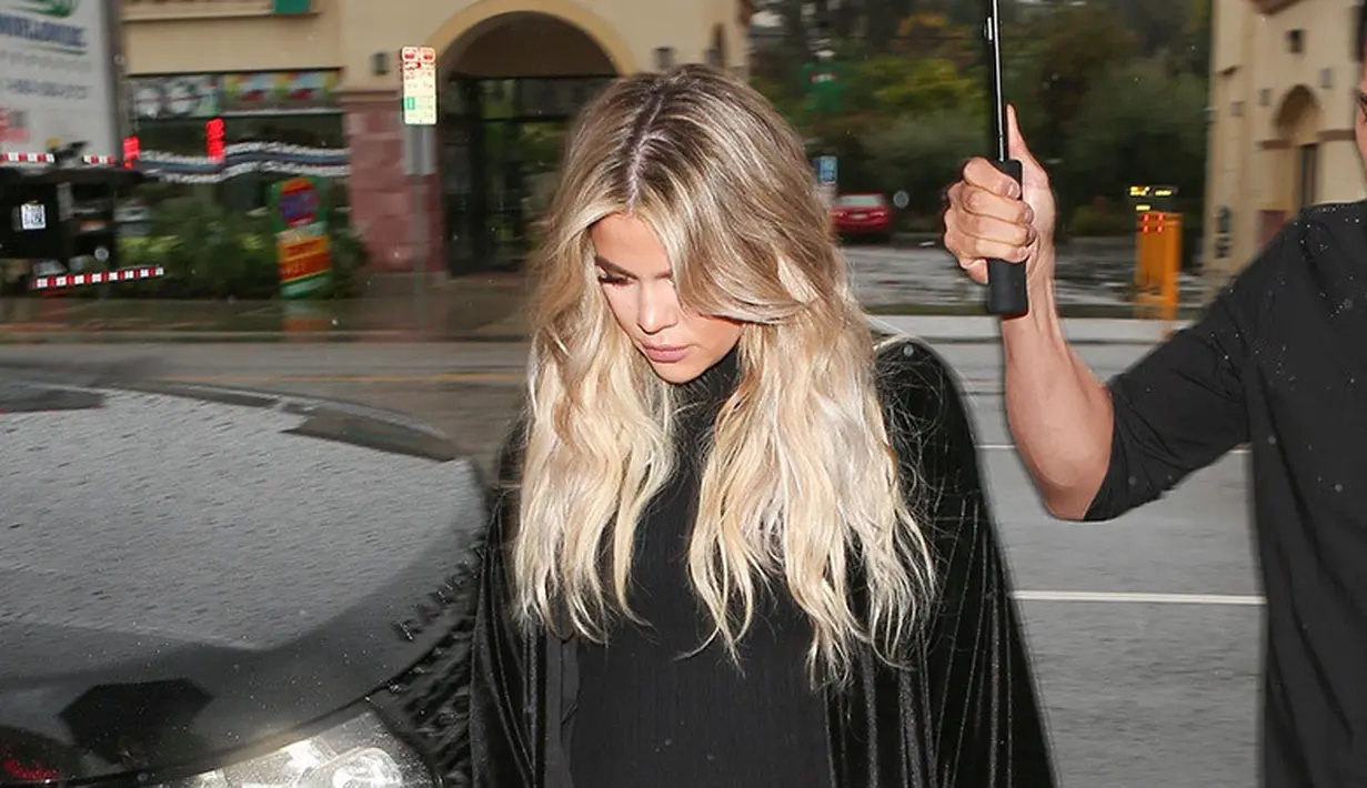 Hingga saat ini Khloe masih tutup mulut mengenai kasus perselingkuhan Tristan. (BACKGRID)