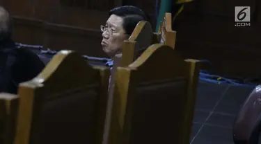 Terdakwa kasus dugaan suap kepada Direktur PT Krakatau Steel Wisnu Kuncoro, Kenneth Sutardja saat menjalani sidang lanjutan di Pengadilan Tipikor, Jakarta, Senin (1/7/2019). Sidang beragendakan mendengar keterangan saksi-saksi. (Liputan6.com/Helmi Fithriansyah)