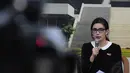 Anggota DPR dari Fraksi PDIP, Rieke Diah Pitaloka dalam jumpa pers terkait dugaan kelalaian pihak RSIA Andhika yang mengakibatkan kematian anak pertama dari Pita Sari, istri dari Moza, Jakarta, Senin (24/11/2014). (Liputan6.com/Andrian M Tunay)