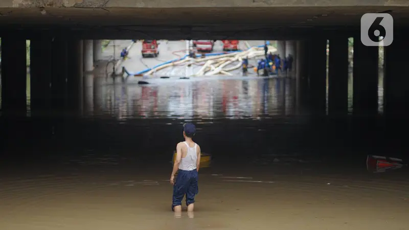 Curah Hujan Tinggi, Banjir Underpass Kemayoran Lama Surut