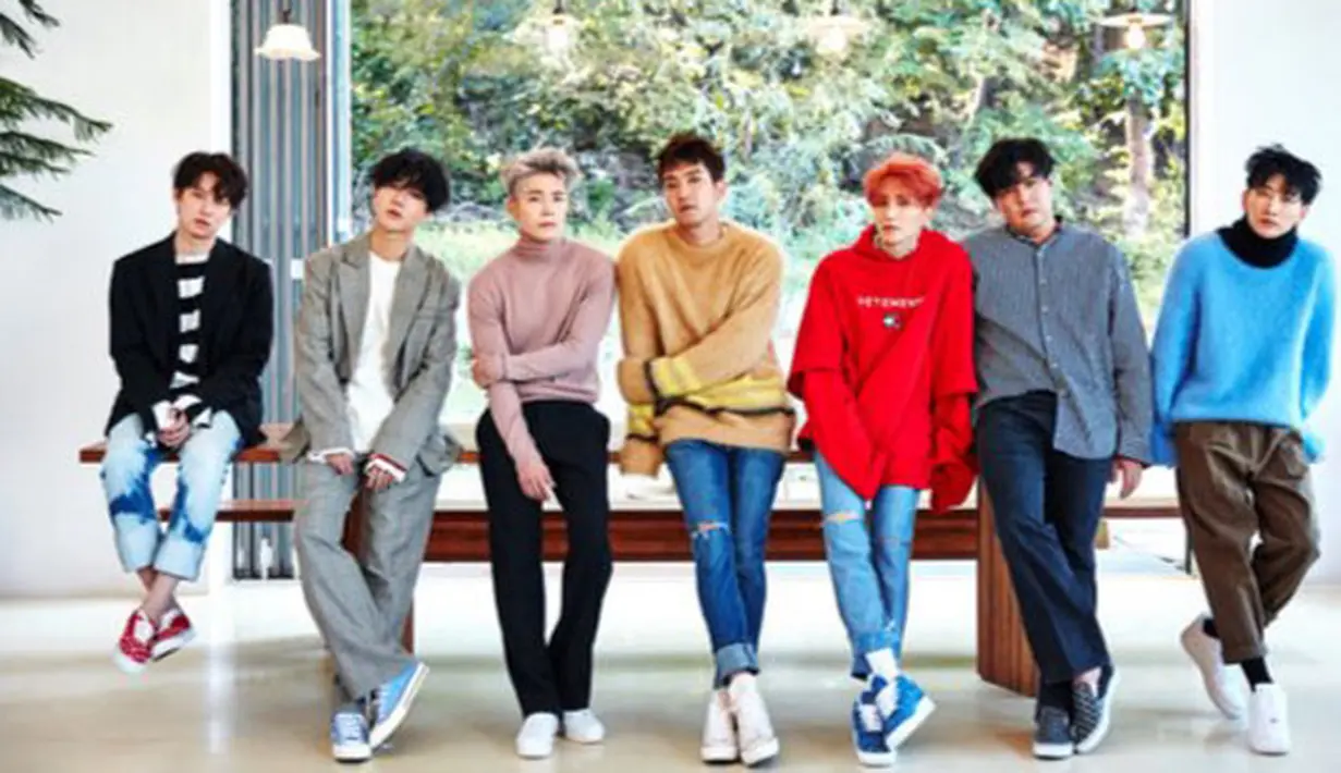 “Semula, aku tidak ingin mengatakannya pada kalian. Namun, kini orangnya sudah pindah dari agensi kami. Jadi, aku bisa mengatakannya sekarang,” tambah Yesung. (Twitter/shfly3424)