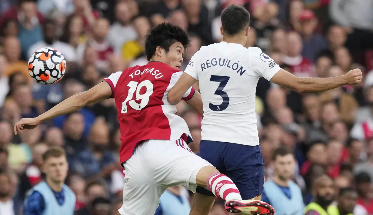 Ini adalah kemenangan ketiga beruntun Arsenal. Tambahan tiga poin ini membuat Arsenal naik ke posisi ke-10 dengan sembilan poin, unggul selisih gol atas Tottenham di posisi ke-11. (AP/Frank Augstein)