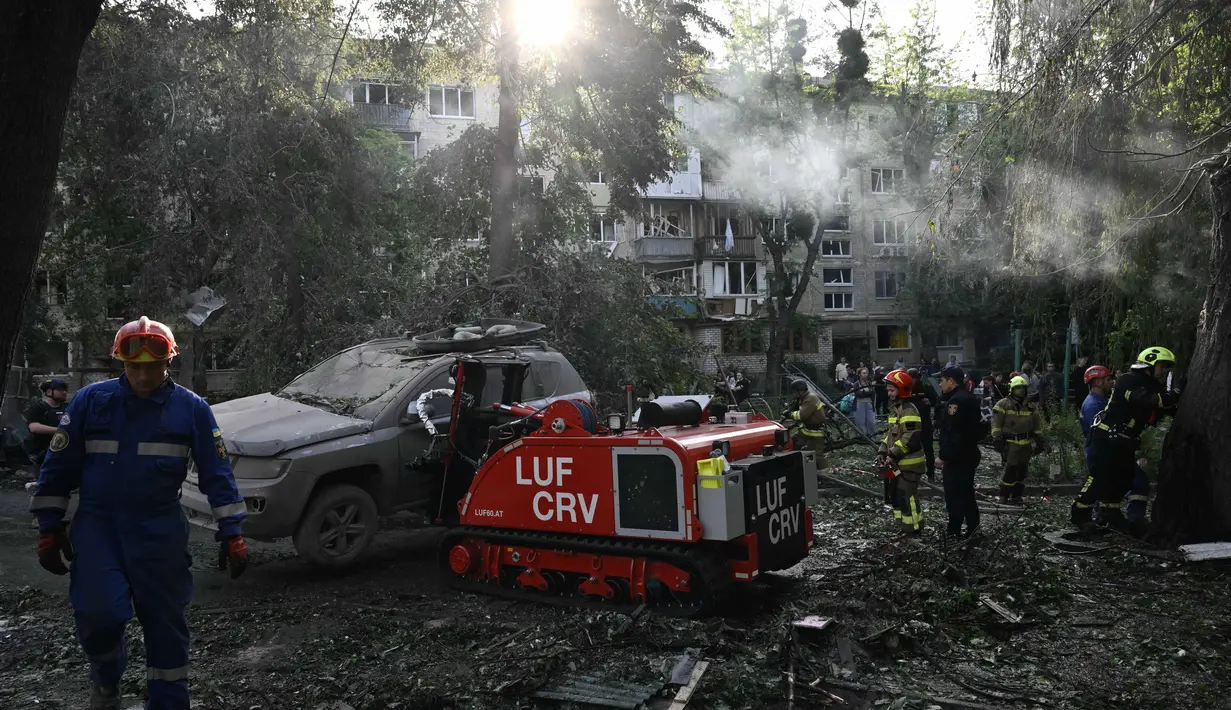 Ledakan dahsyat terdengar di ibu kota Kyiv dan sejumlah kota lain. (Genya SAVILOV/AFP)
