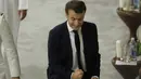 <p>Presiden Prancis Emmanuel Macron berselebrasi setelah Prancis memenangkan pertandingan melawan Maroko pada semifinal Piala Dunia 2022 di Stadion Al Bayt di Al Khor, Qatar, Kamis (15/12/2022). Prancis berhasil melaju ke babak final setelah mengalahkan Maroko 2-0. (AFP/Odd Andersen)</p>