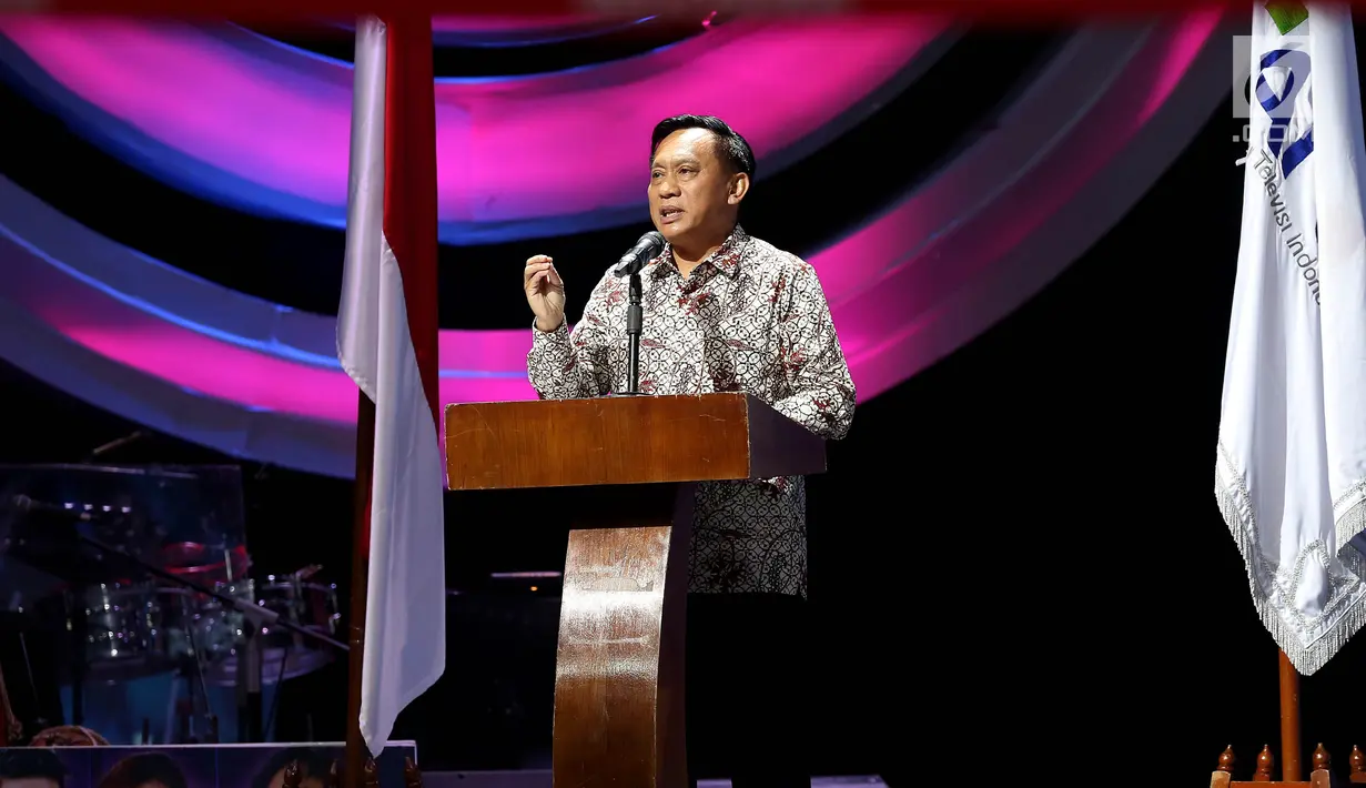 Direktur Utama Indosiar Imam Sudjarwo memberikan sambutan pada acara penerima mahasiswa baru Akademi Televisi Indonesia (ATVI) di Studio 6 Emtek City, Jakarta, Rabu (23/8). ATVI memulai kuliah perdananya di Studio 6 Emtek City. (Liputan6.com/Johan Tallo)