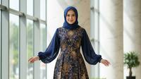 7 Model Gamis Terbaru Batik Kombinasi Sifon, Tampil Anggun dan Elegan di Setiap Acara (foto: Gemini AI)