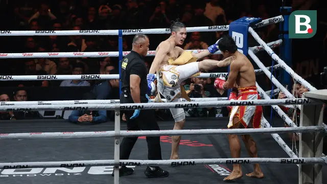 Foto: Melihat Tendangan Brutal Ammarul Shafiq yang Membuat Serieal Effendy Terkapar