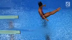 Atlet loncat indah Indonesia, Yasmin Linadini tampil dalam nomor women's 3M Spring Board Asian Games 2018 di Jakarta, Sabtu (1/9). Yasmin memperoleh nilai 203.20 poin dan bercokol di posisi ke-10 klasemen dari 12 peserta. (Merdeka.com/Imam Buhori)