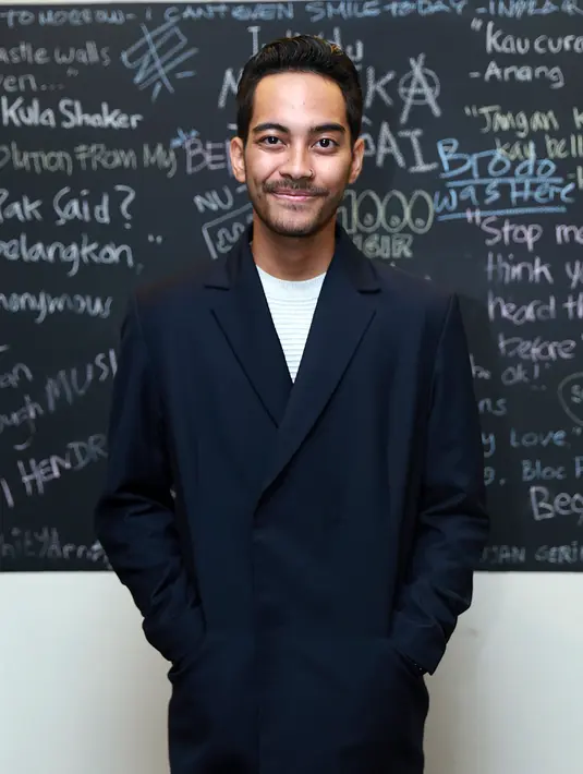 Keseluruhan dari lagu yang ada menyuguhkan suasana fresh dan membangun semangat juga optimisme. (Wimbarsana K/Bintang.com)