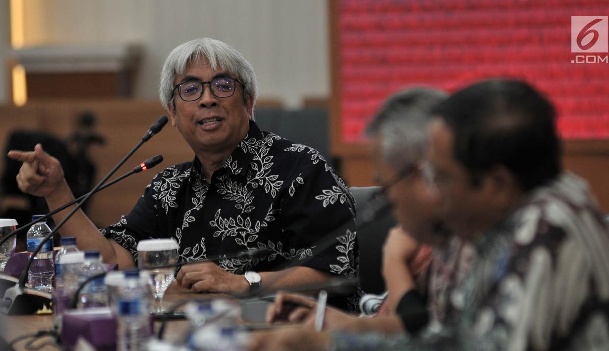 Imam Prasodjo saat menghadiri pertemuan Gerakan Suluh Kebangsaan dengan KPU di Gedung KPU, Jakarta, Rabu (10/4). Gerakan Suluh Kebangsaan juga menolak delegitimasi yang disuarakan oleh sejumlah pihak. (merdeka.com/Iqbal S. Nugroho)