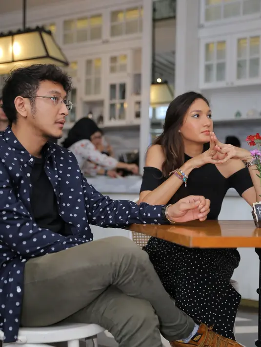 Dimas Anggara dan Nadine Chandrawinata