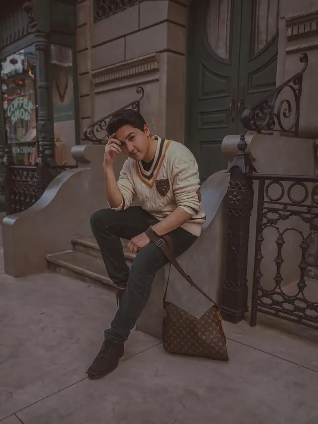 Aron Ashab.
