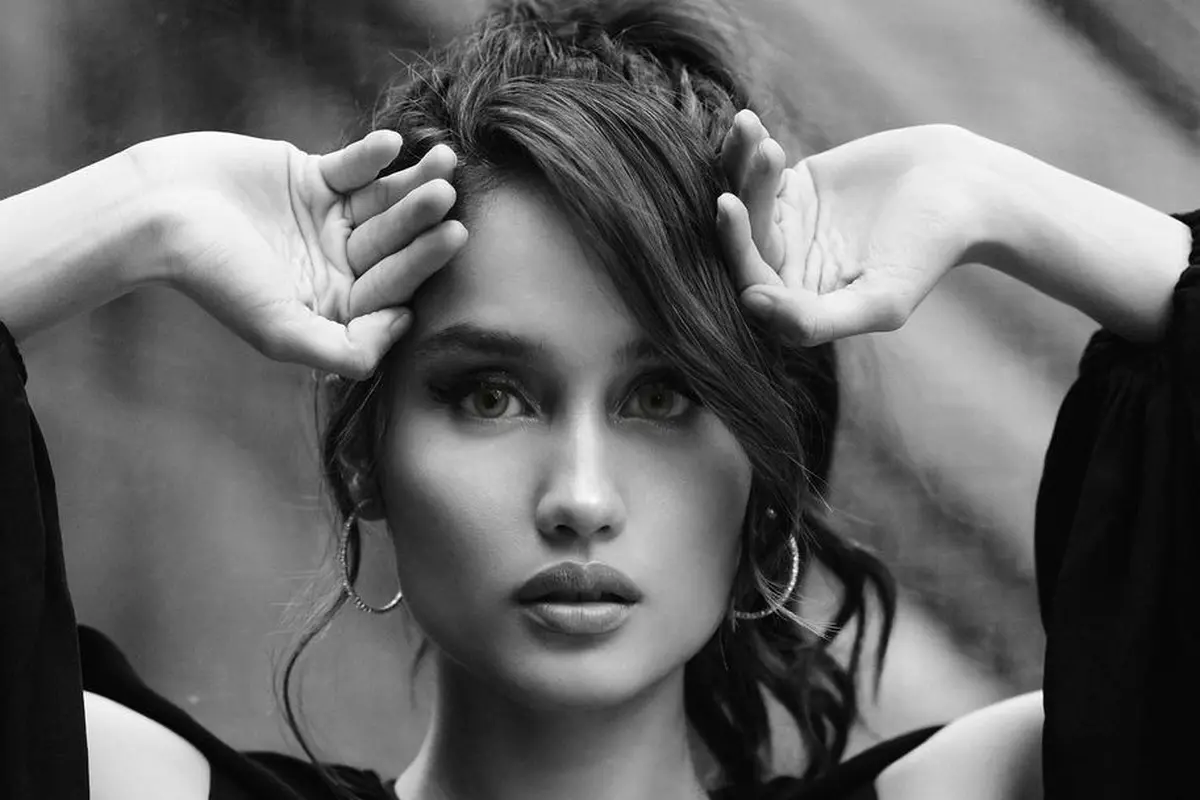 Cinta Laura