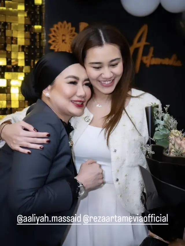 Ulang Tahun Reza Artamevia ke-49. [@parle.senayan]