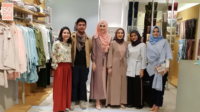 Keanggunan Wanita dengan Mode Ala Timur Tengah Saat Ramadan