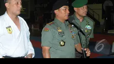 Panglima TNI Jenderal TNI Dr. Moeldoko saat membuka Kejuaraan Nasional (Kejurnas) Karate Panglima TNI III di GOR Ahmad Yani Mabes TNI Cilangkap, Jakarta, Kamis (15/1/2015). (Liputan6.com/Herman Zakharia)