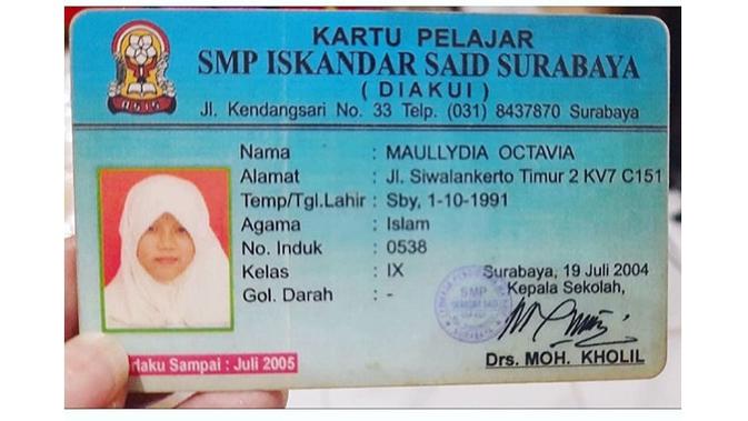 Pas Foto Jadul 7 Artis Tanah Air saat Masih SMP Ini Bikin Pangling (sumber: Instagram.com/viavallen)
