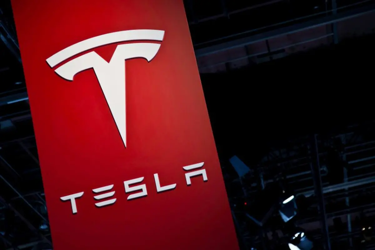 Logo Tesla