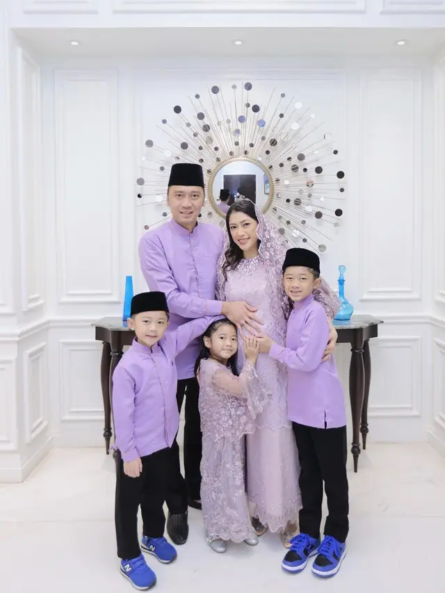 8 Momen Pengajian 4 Bulanan Kehamilan Aliya Rajasa, Berkonsep Ungu