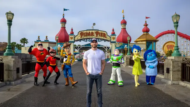 Foto Chris Evans yang jadi Viral. (Twitter/ Pixar)