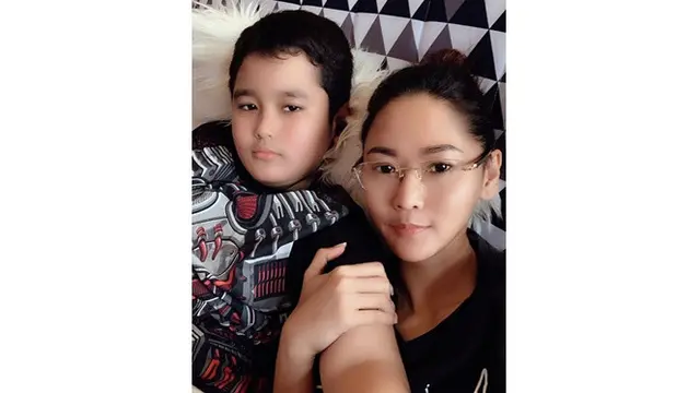 Habiskan Puluhan Juta Untuk Game, Ini 5 Potret Kedekatan Inul dengan Anak