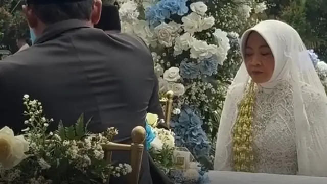 Ibu Ayudia Bing Slamet saat menikah. [@ayudiac]