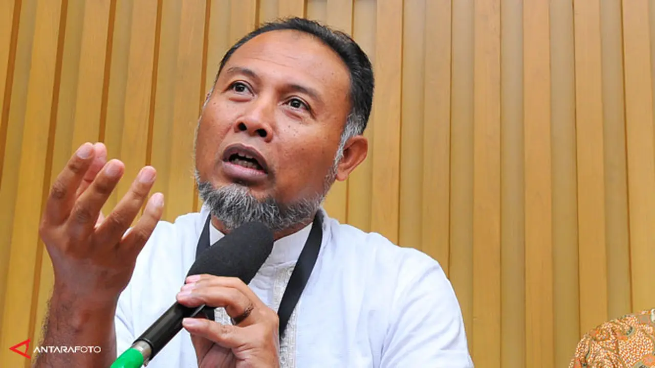 bambang-widjojanto-130626b.jpg