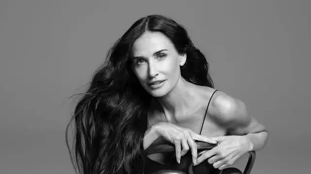 Rambut Panjang Ikonik Demi Moore, Gaya Klasik yang Selalu Jadi Andalan