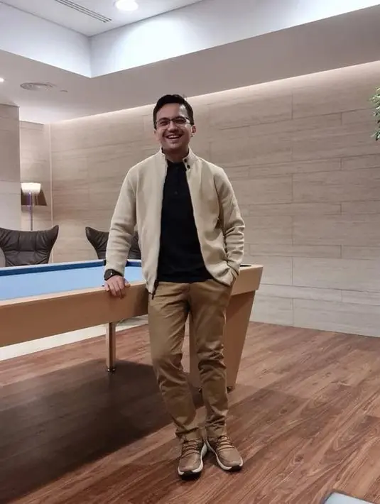 Meski bukan lagi menjadi artis, Sahrul Gunawan juga masih tampak menjaga penampilan dan berkharisma. (instagram.com/sahrulgunawanofficial)