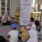 Suasana kelas mendongeng anak di ruang pustaka Cirebon. Foto (Liputan6.com / Panji Prayitno)