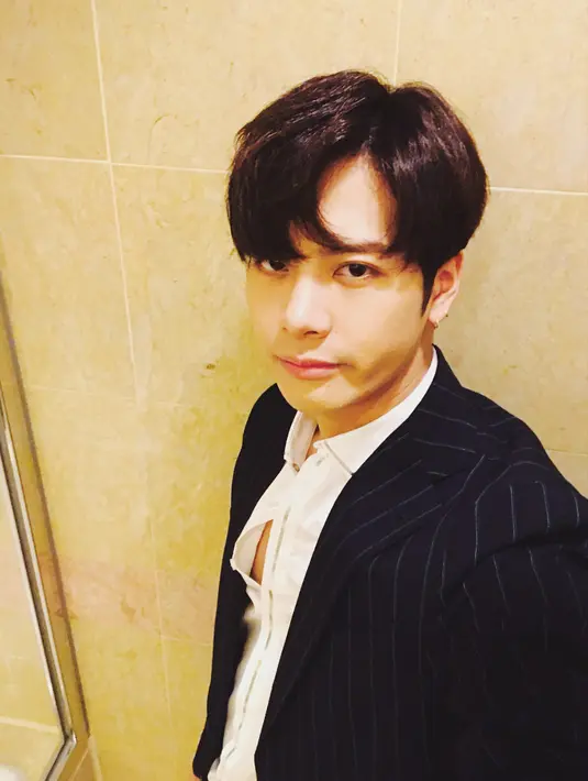 Bahkan single Fendiman berhasil menyingkirkan lagu milik Shawn Mendes. Lagu In My Blood nangkring di posisi ketiga. (Foto: instagram.com/jacksonwang852g7)