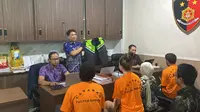 Tiga Bule Bikin Video Porno di Vila Bali, Ada yang Pakai Jaket Ojek Online