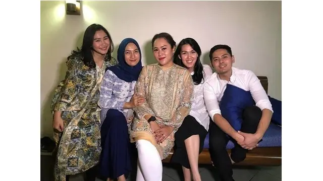 Potret Terbaru Sarah Amalia, Mantan Istri Ariel NOAH yang Kini Berhijab (sumber: instgaram/@aliylatief)