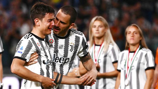 Foto: Momen Haru Perpisahan Giorgio Chiellini dan Paulo Dybala Bersama Juventus