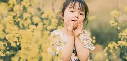 Cara yang tepat untuk memberi pujian yang tepat agar anak merasa dihargai dan tumbuh percaya diri. (Foto: ymyphoto/Pixabay)