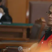 "Kita mengajukan penangguhan penahanan untuk melakukan perawatan," ucap salah satu kuasa hukumnya, Aris Marasabessy. (Nurwahyunan/Bintang.com)