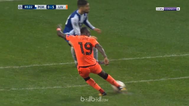 Sadio Mane menorehkan hattrick saat Liverpool bungkam Porto 5-0 di Liga Champions. This video is presented by Ballball.
