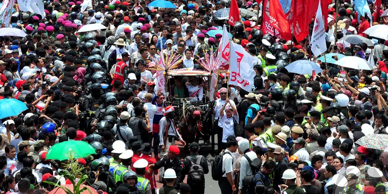 Sambut Jokowi, Ribuan warga Menyemut di Sudirman