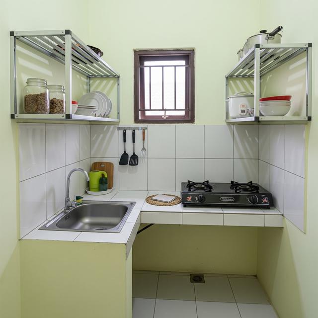 9 Model Dapur Rumah Kecil 1,5x1,5 Meter dengan Rak Sudut Gantung, Solusi Efisien