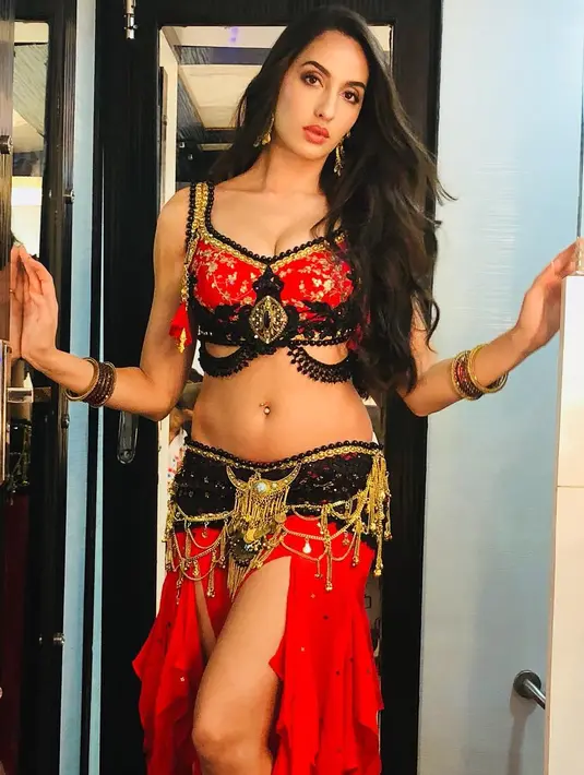 Selain menari dan berpose seksi, Nora Fatehi juga sering mengunggah saat ia sedang berolahraga. (Foto: instagram.com/norafatehi)