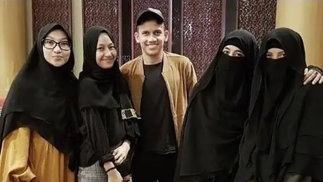 6 Momen Adiba dan Egy Pakai Outfit Senada, Umi Pipik Sebut Persiapan Nikah Sudah 75%