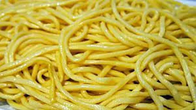 Rahasia Menghilangkan Rasa Kapur di Mi Kuning yang Jarang Diketahui
