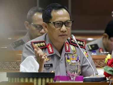 Kapolri Jenderal Tito Karnavian saat melakukan Rapat Kerja dengan Komisi III DPR di Kompleks Parlemen, Senayan, Jakarta, Rabu (31/8). Rapat tersebut membahas  revisi Undang-undang Terorisme. (Liputan6.com/Johan Tallo)