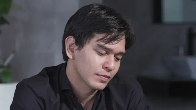 Di Antara Dua Cinta