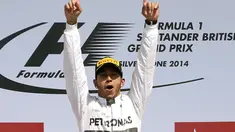Pembalap Formula Satu dari tim Mercedes, Lewis Hamilton, tampil tercepat di GP Inggris, (6/7/2014). (REUTERS/Francois Lenoir)