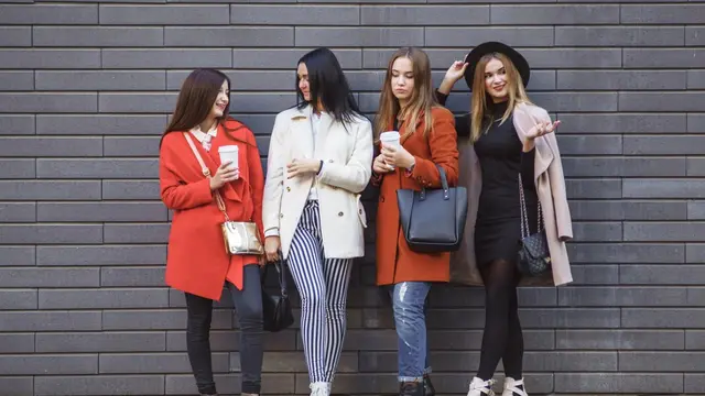 Ilustrasi perempuan dan fashion/freepik.com/prostooleh