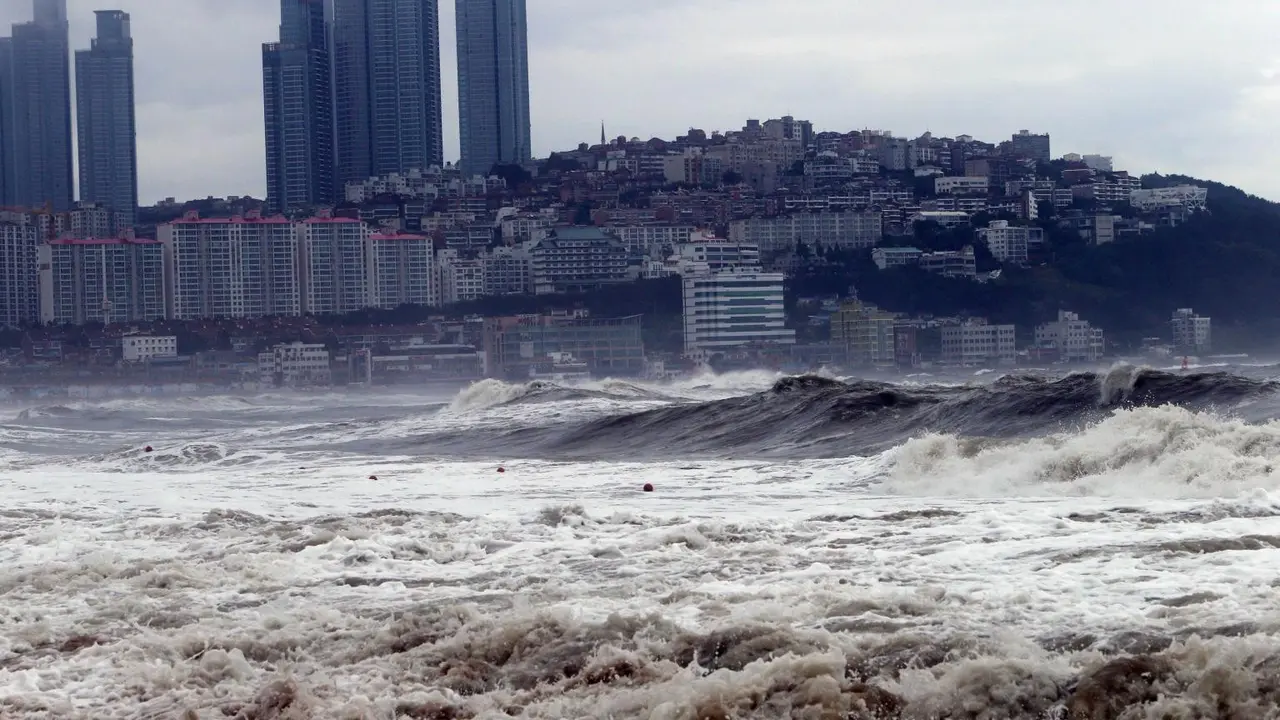 Topan Melanda, Kota Busan di Korea Selatan Porak-poranda